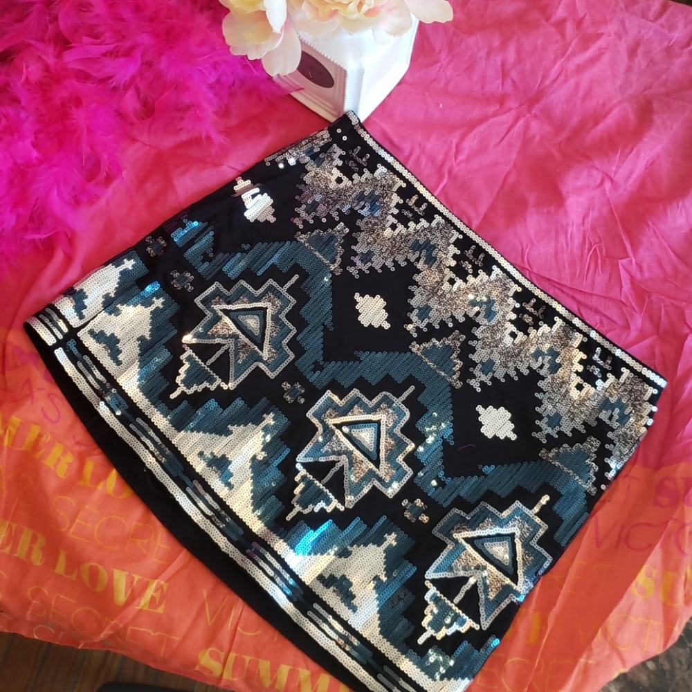 Express Aztec Print Sequin Mini M - image 1